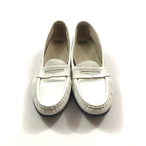 SAS Womens Size 8 White Leather Tri-Pad Shoes